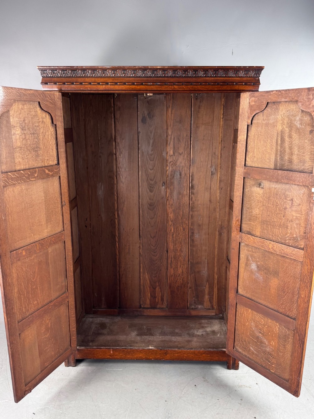Ipswich oak double wardrobe  View V