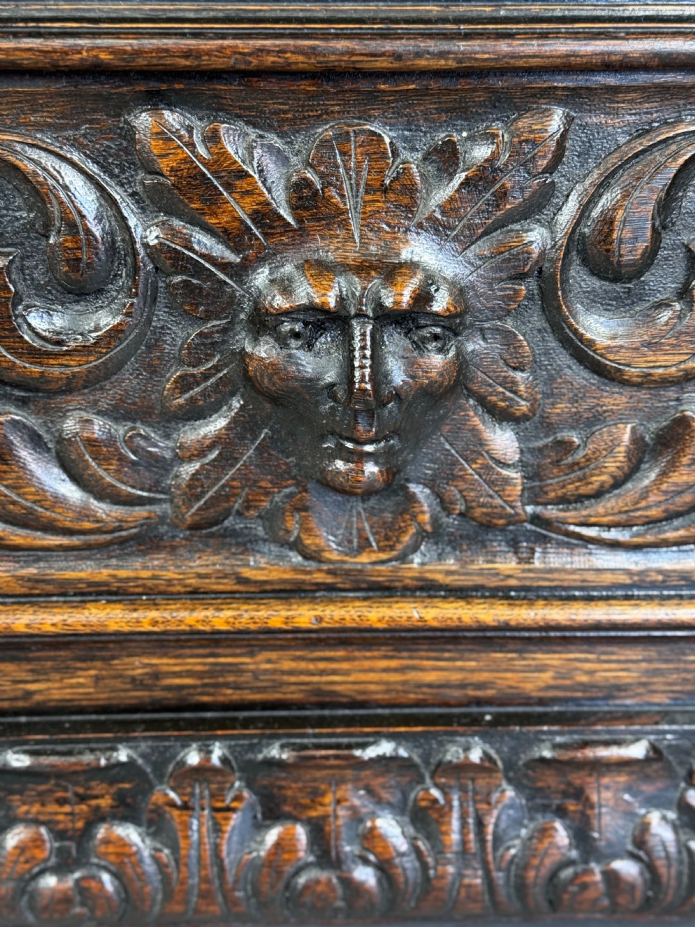 Antique Victorian Carved oak settle  View XI