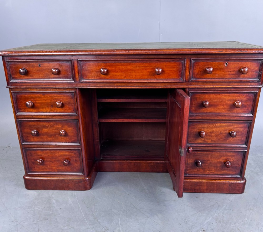 Victorian mahogany pedestal knee hole desk  View VIII