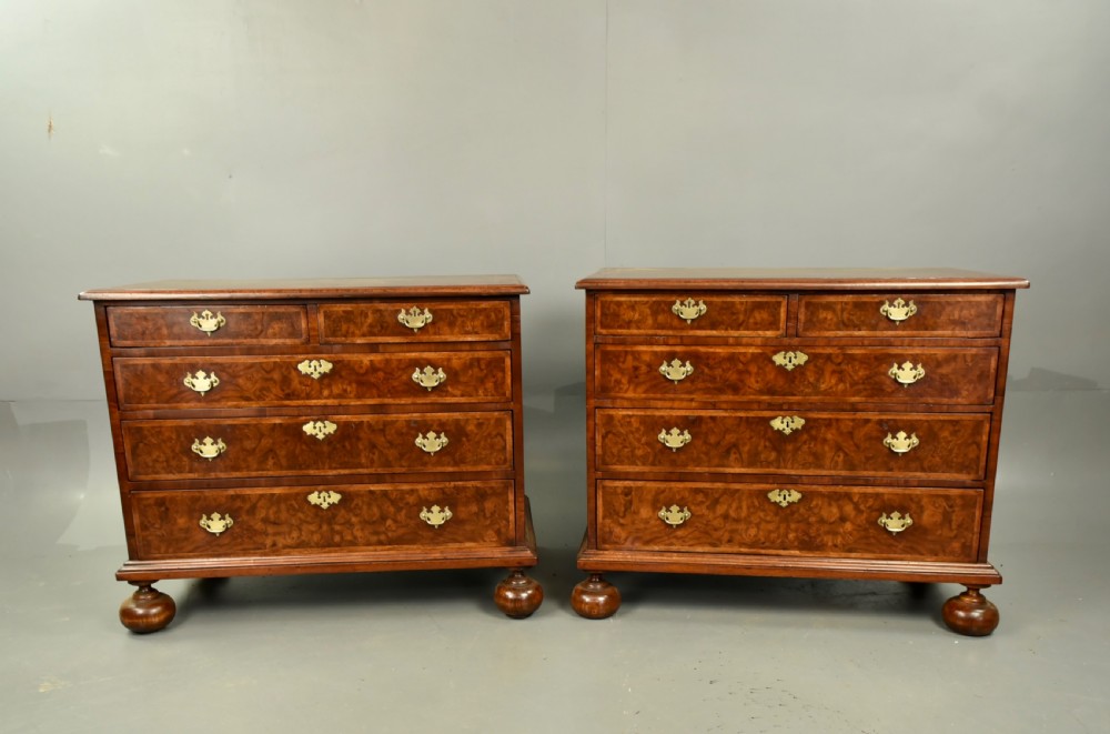 Pair of Georgian walnut chests of drawers 