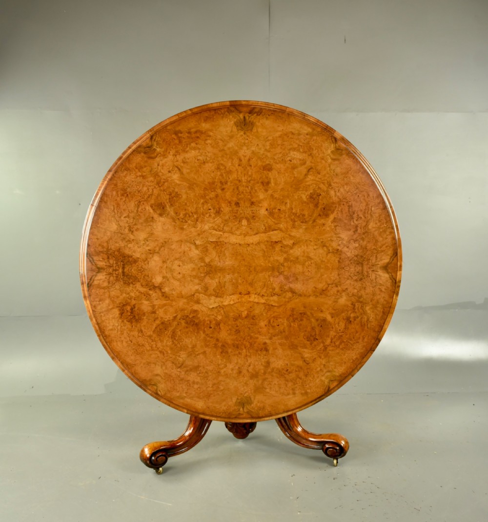 Victorian walnut dining table 