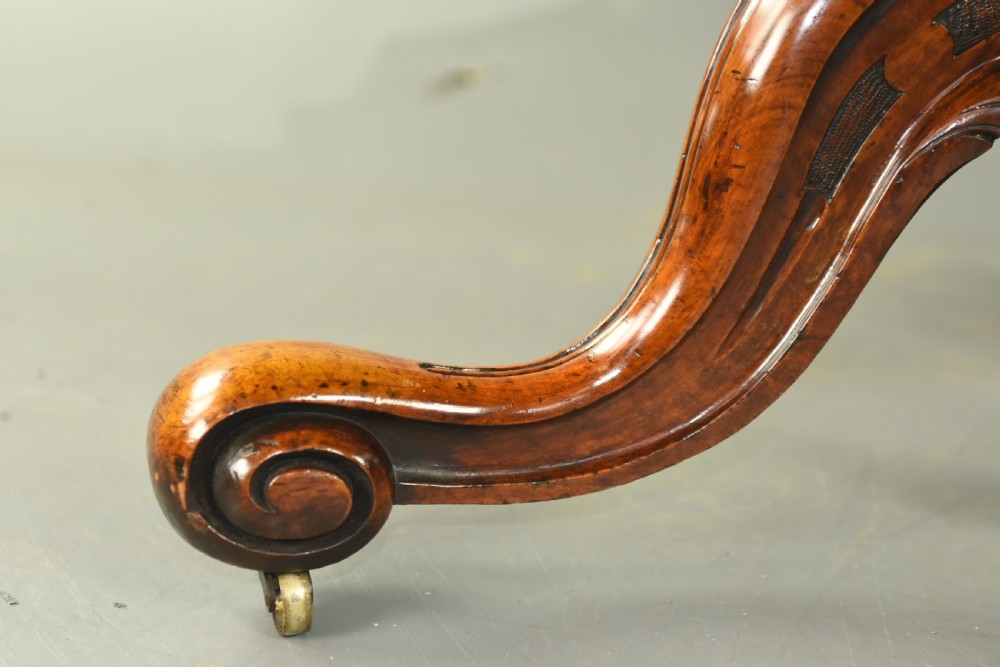 Victorian walnut dining table  View VIII