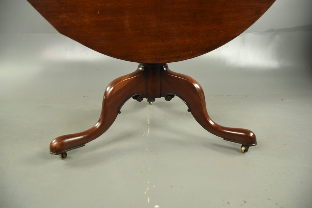 Georgian mahogany supper table  View IV