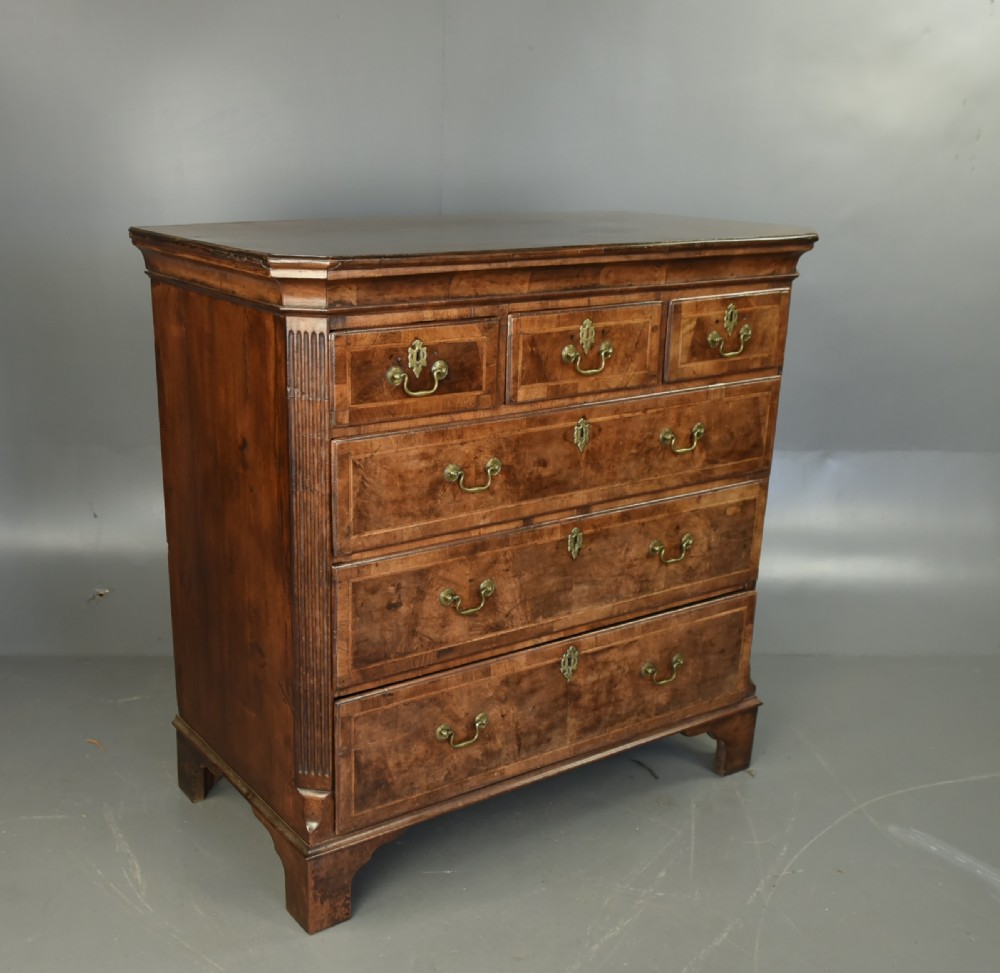 18th century walnut chest of drawers  View III