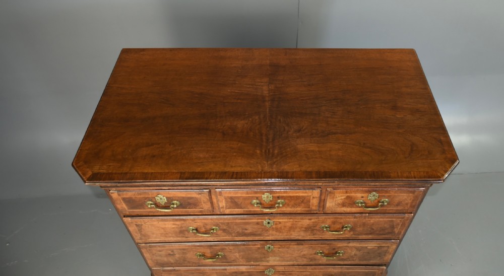 18th century walnut chest of drawers  View X