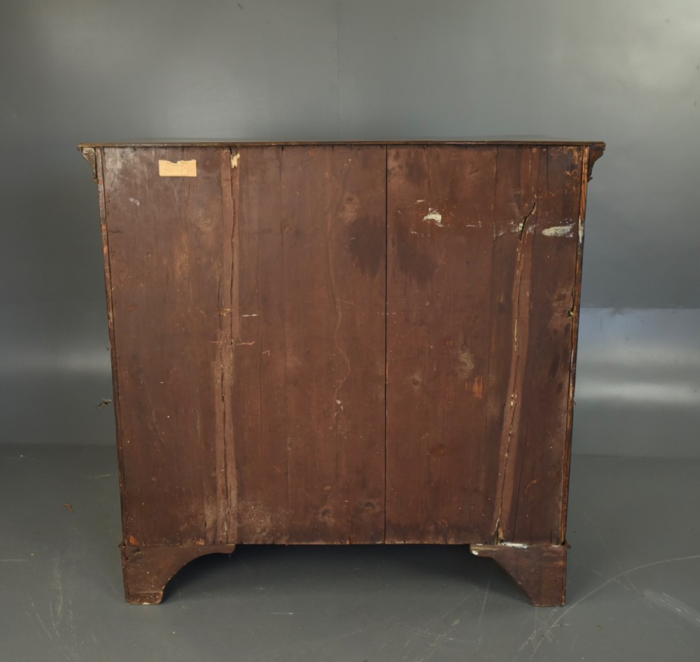 18th century walnut chest of drawers  View XII