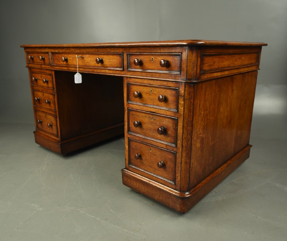 Victorian oak pedestal desk 