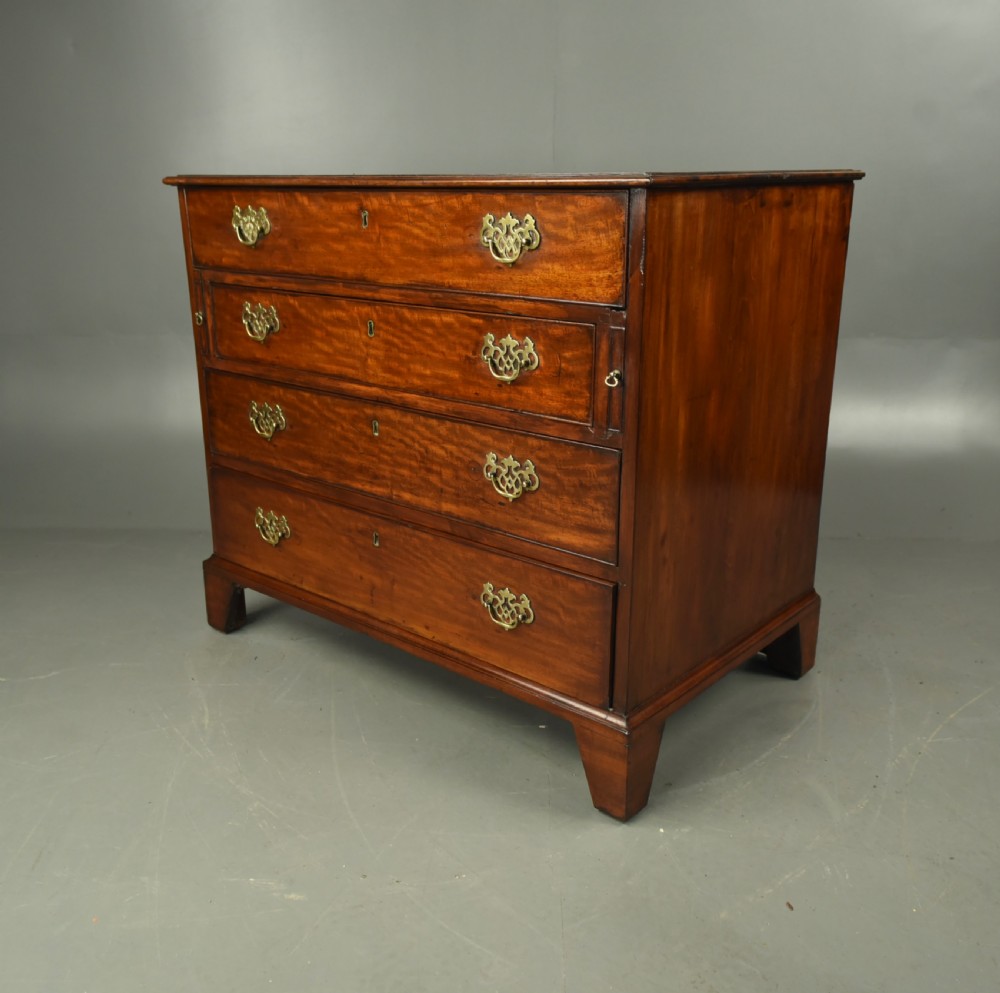 George II mahogany dressing gentleman's chest of drawers  View II
