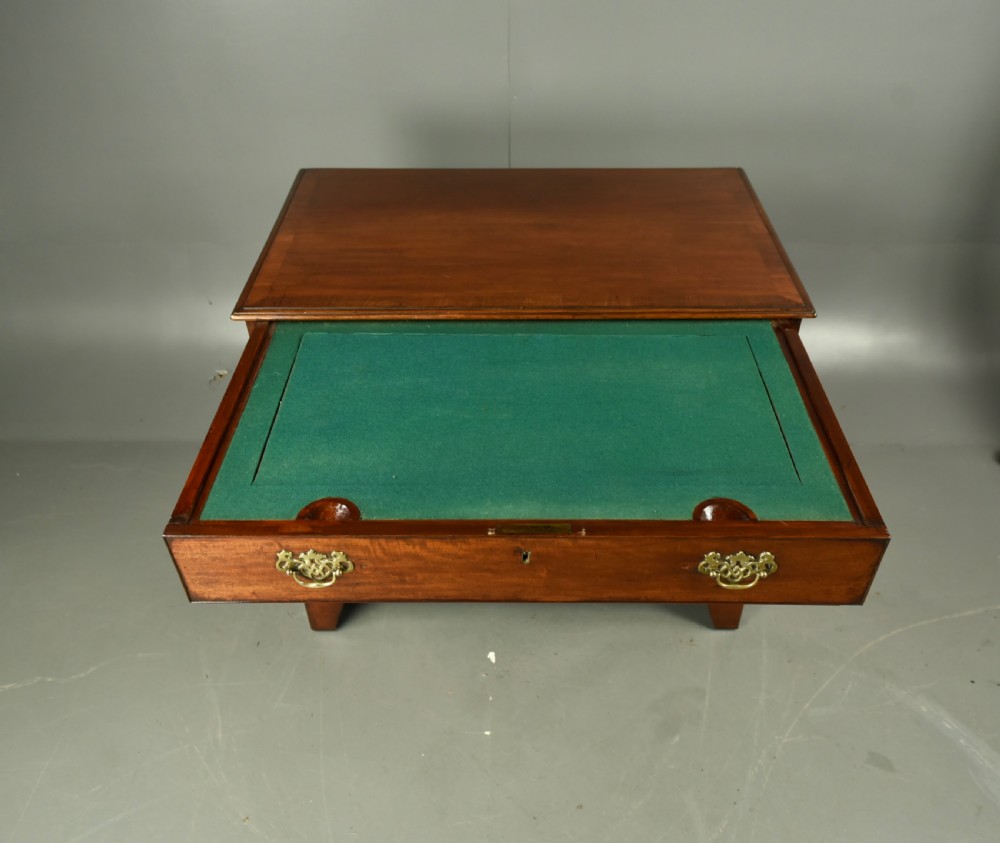 George II mahogany dressing gentleman's chest of drawers  View V