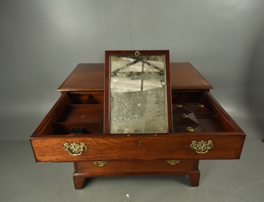 George II mahogany dressing gentleman's chest of drawers  View VII