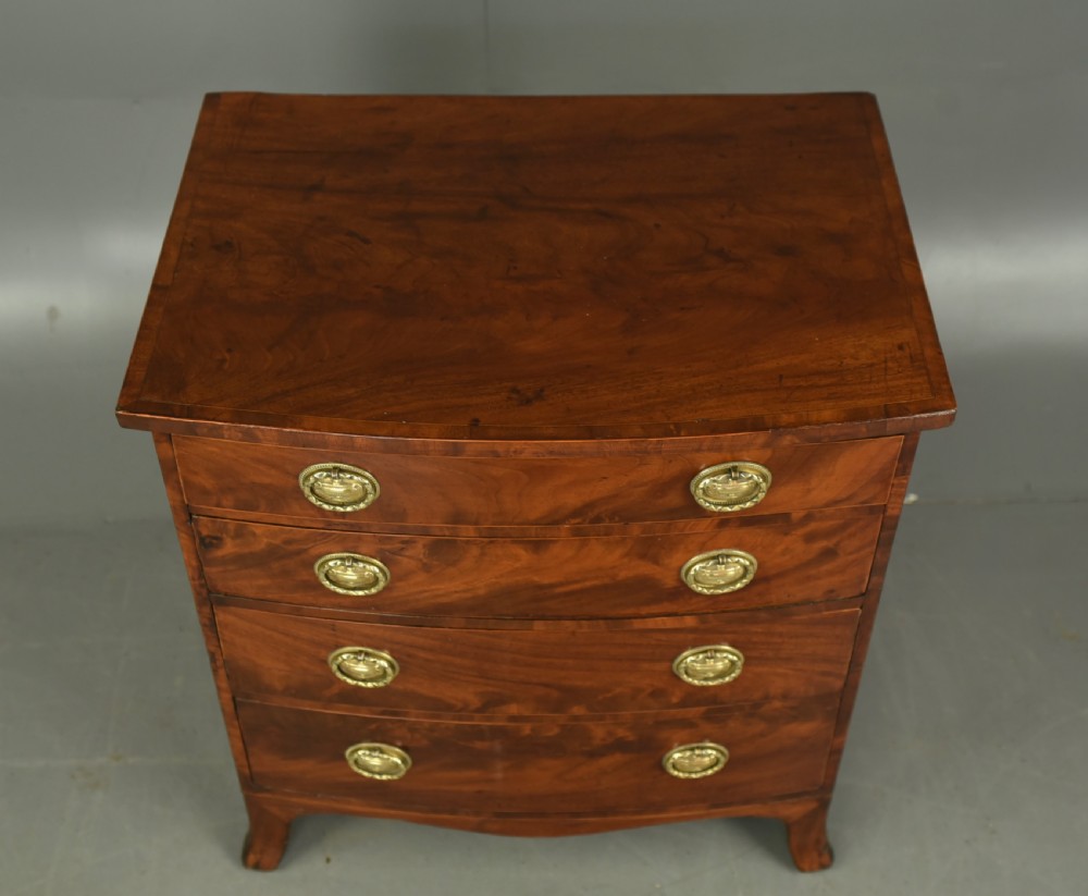 Small Georgian mahogany bow front chest of drawers  View IV