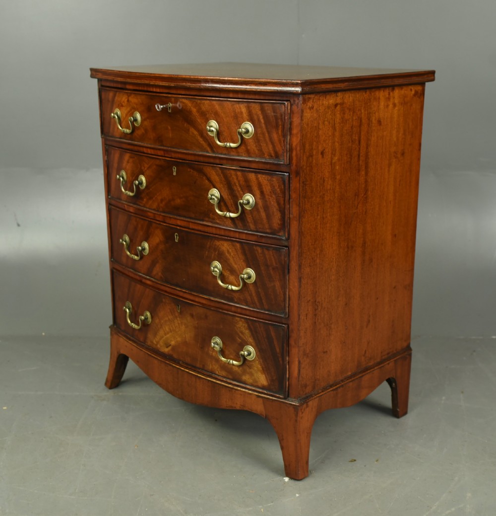 small Antique mahogany bow front chest of drawers  View III