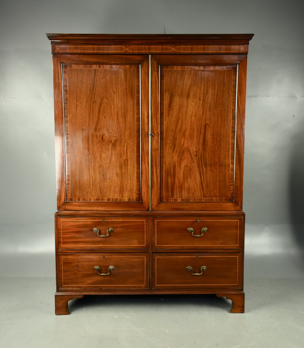 Georgian mahogany Gentlemen's wardrobe 