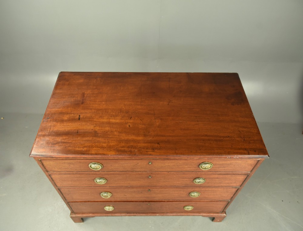 Georgian mahogany chest of drawers  View V