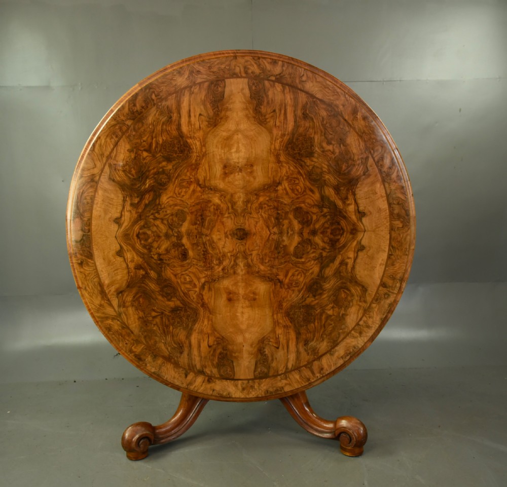 Victorian walnut dining table 