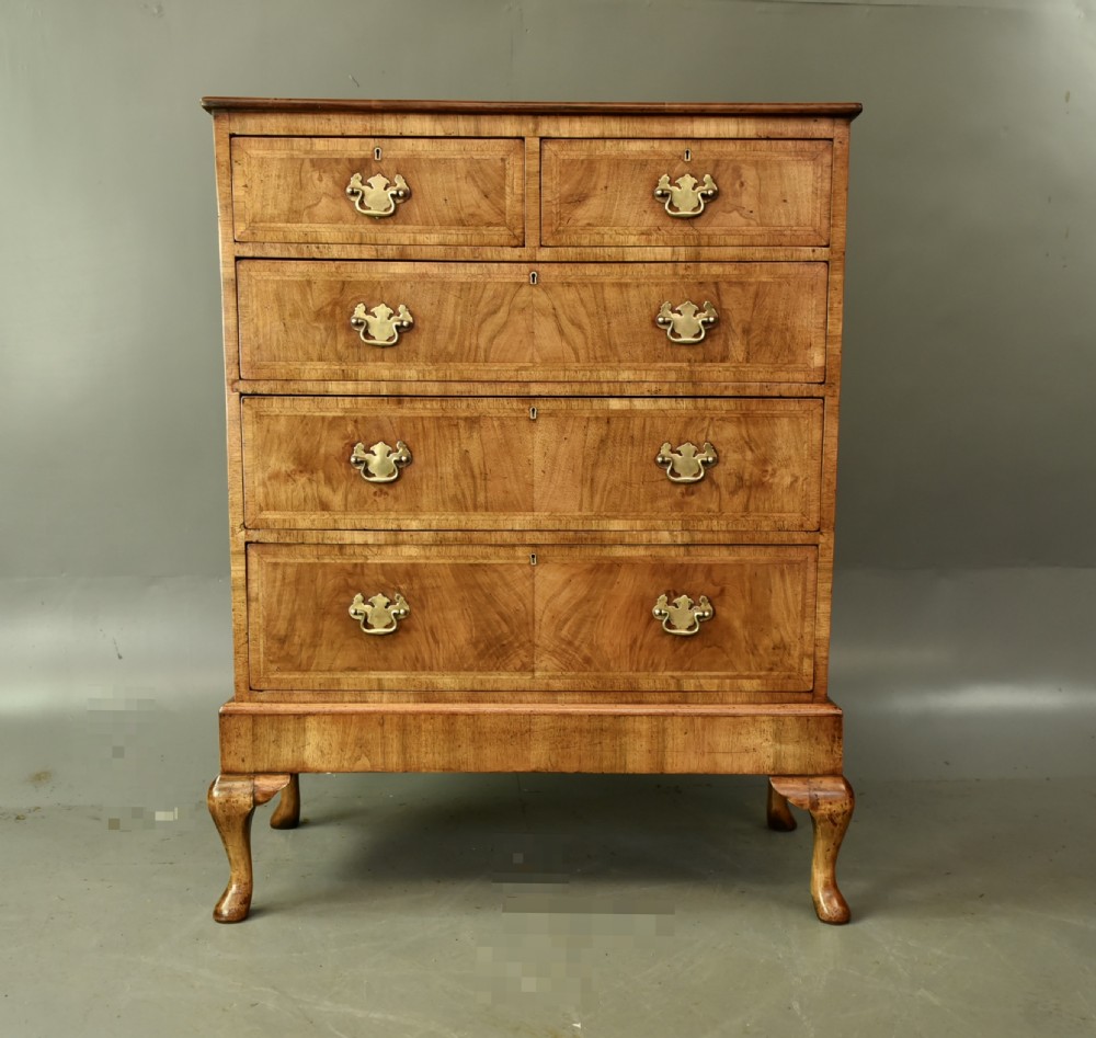 19th century Queen Anne walnut chest of drawers  View II