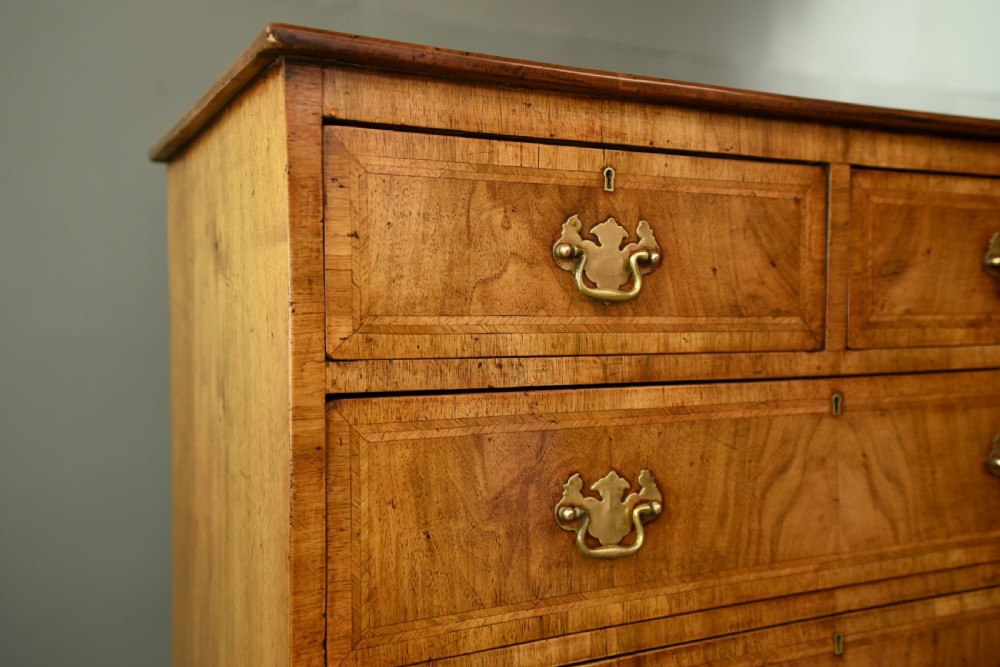 19th century Queen Anne walnut chest of drawers  View VI