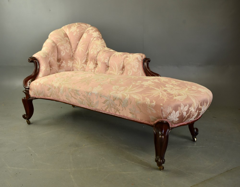 Victorian chaise longue  View III