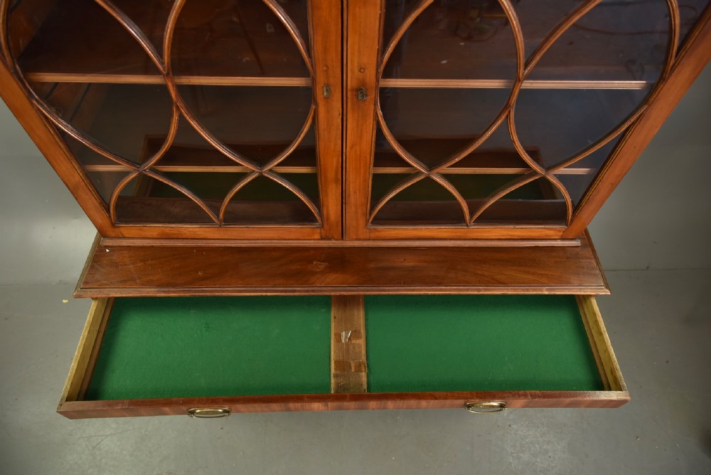 Georgian mahogany bookcase  View VI