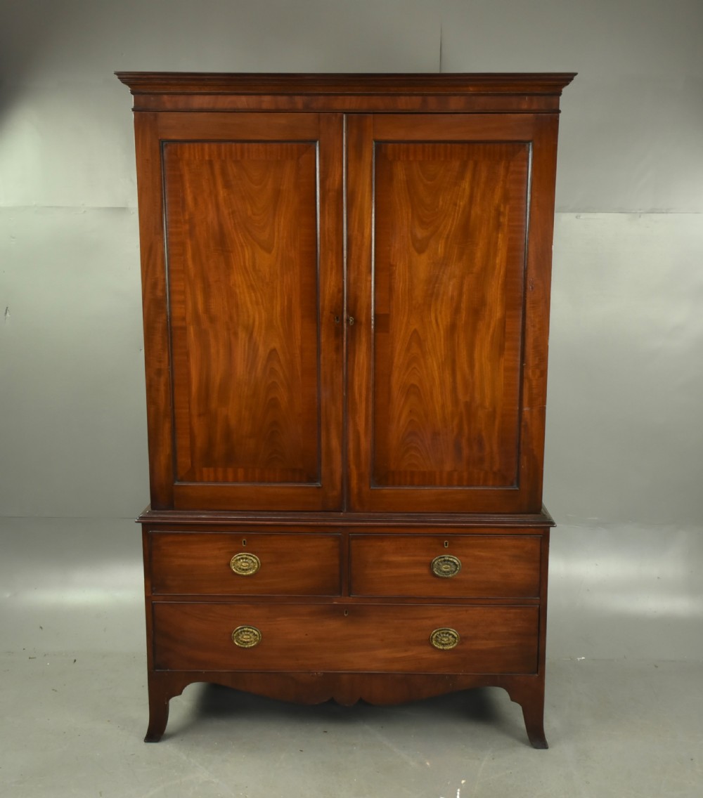 Georgian mahogany wardrobe 