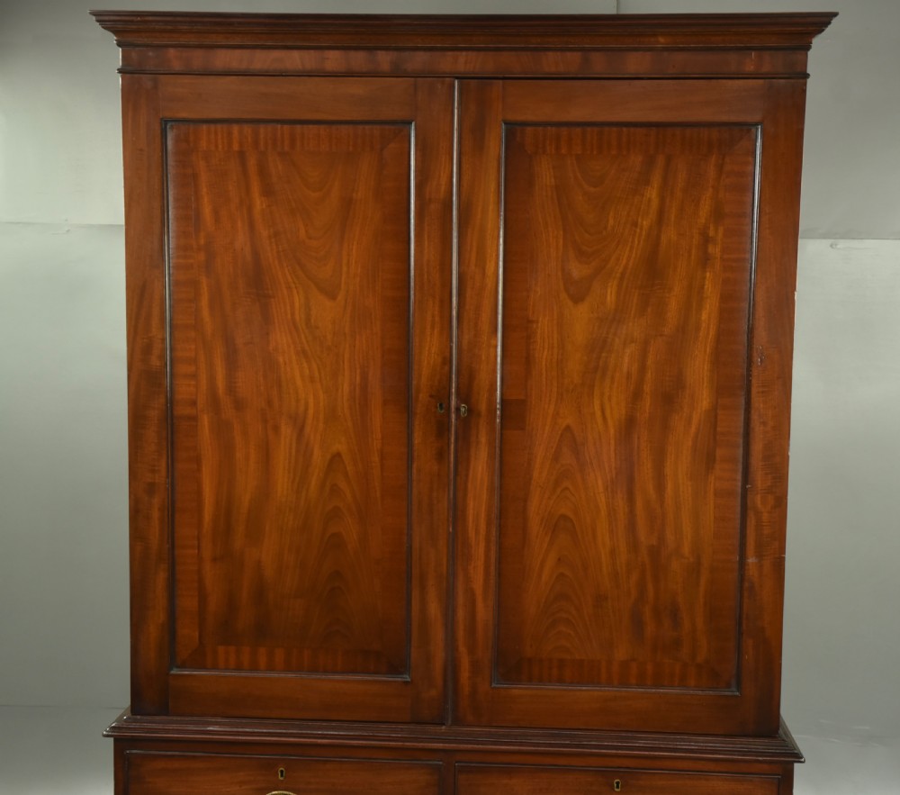 Georgian mahogany wardrobe  View IV