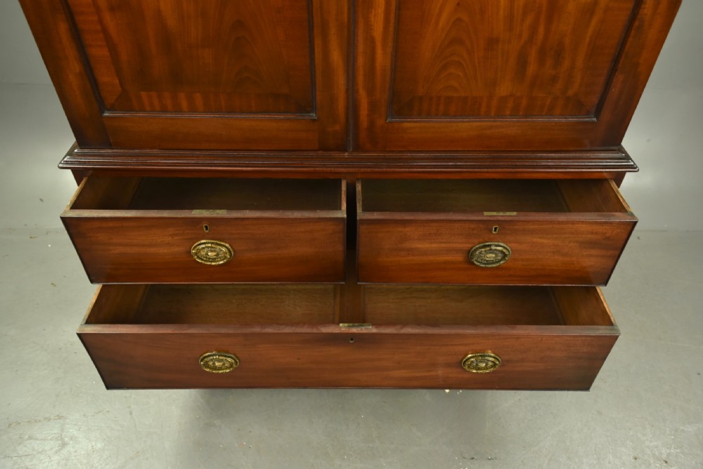 Georgian mahogany wardrobe  View VI