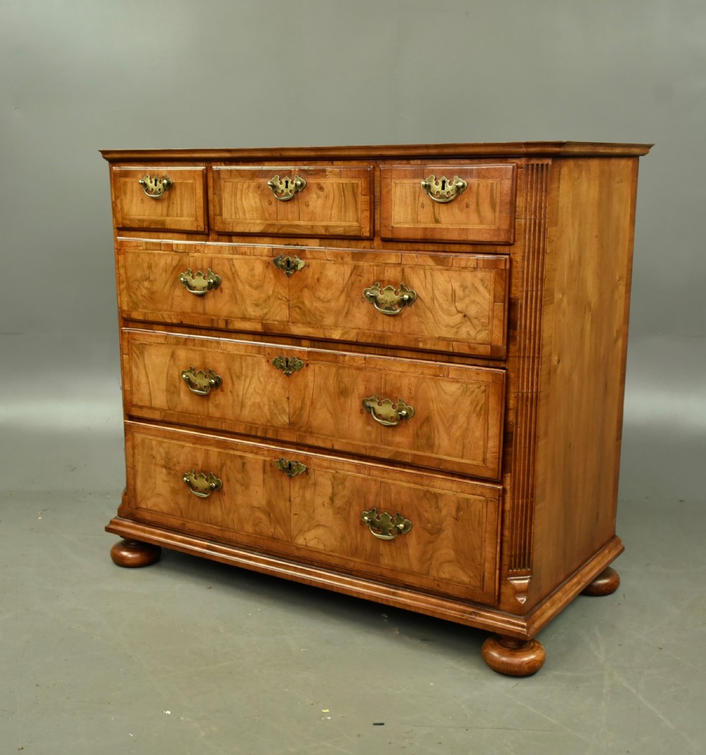 Queen Anne walnut chest of drawers circa 1720 View II