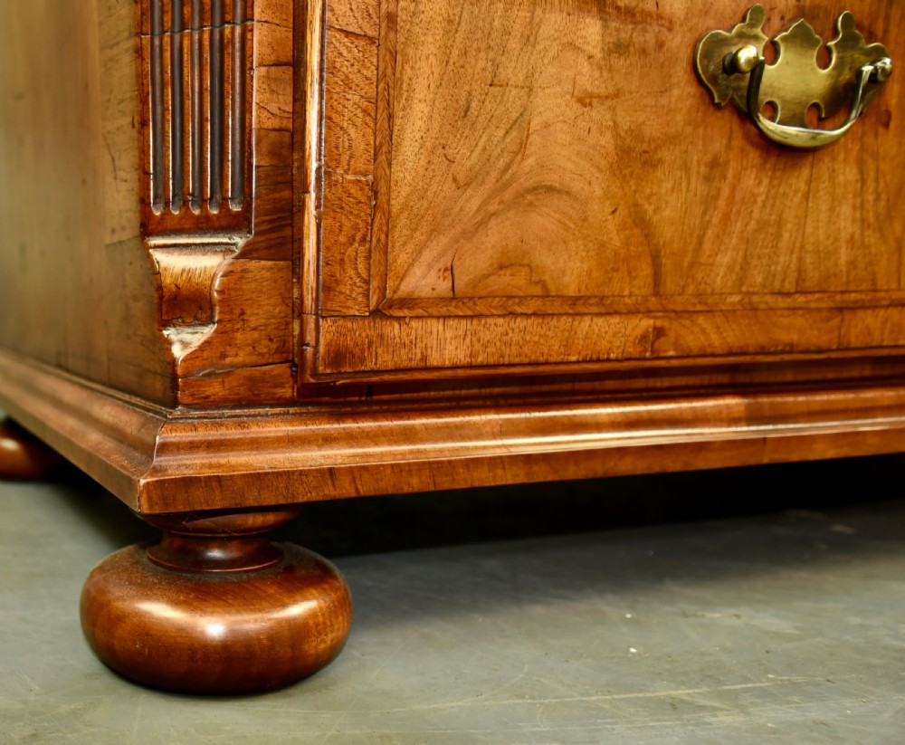 Queen Anne walnut chest of drawers circa 1720 View VIII