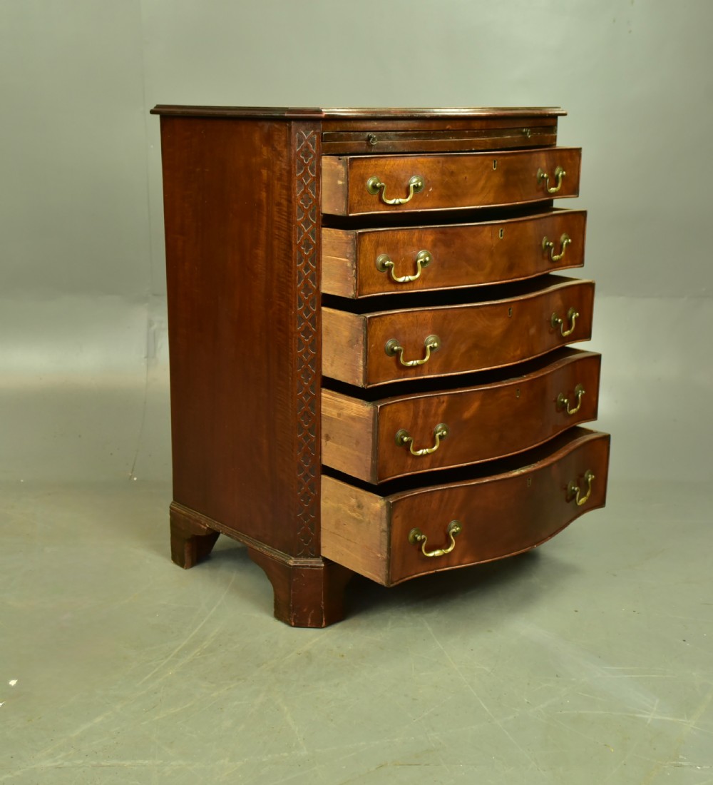 Antique mahogany serpentine chest of drawers  View IV
