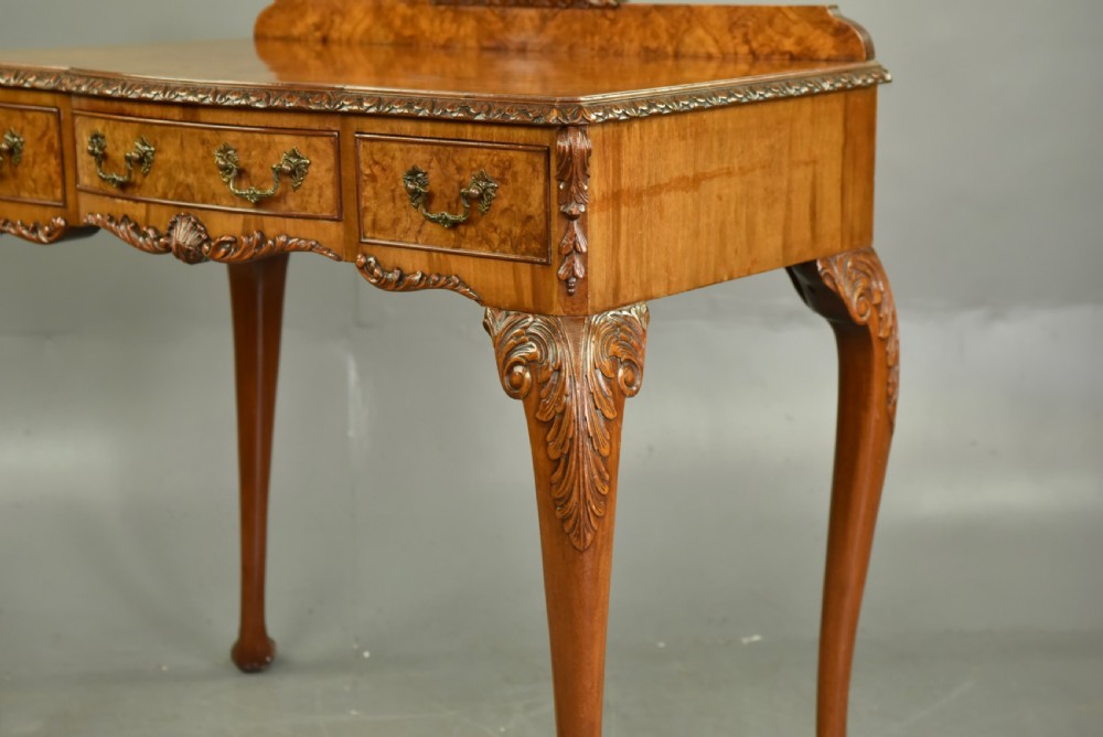 Queen Anne style burr walnut side table  View VII