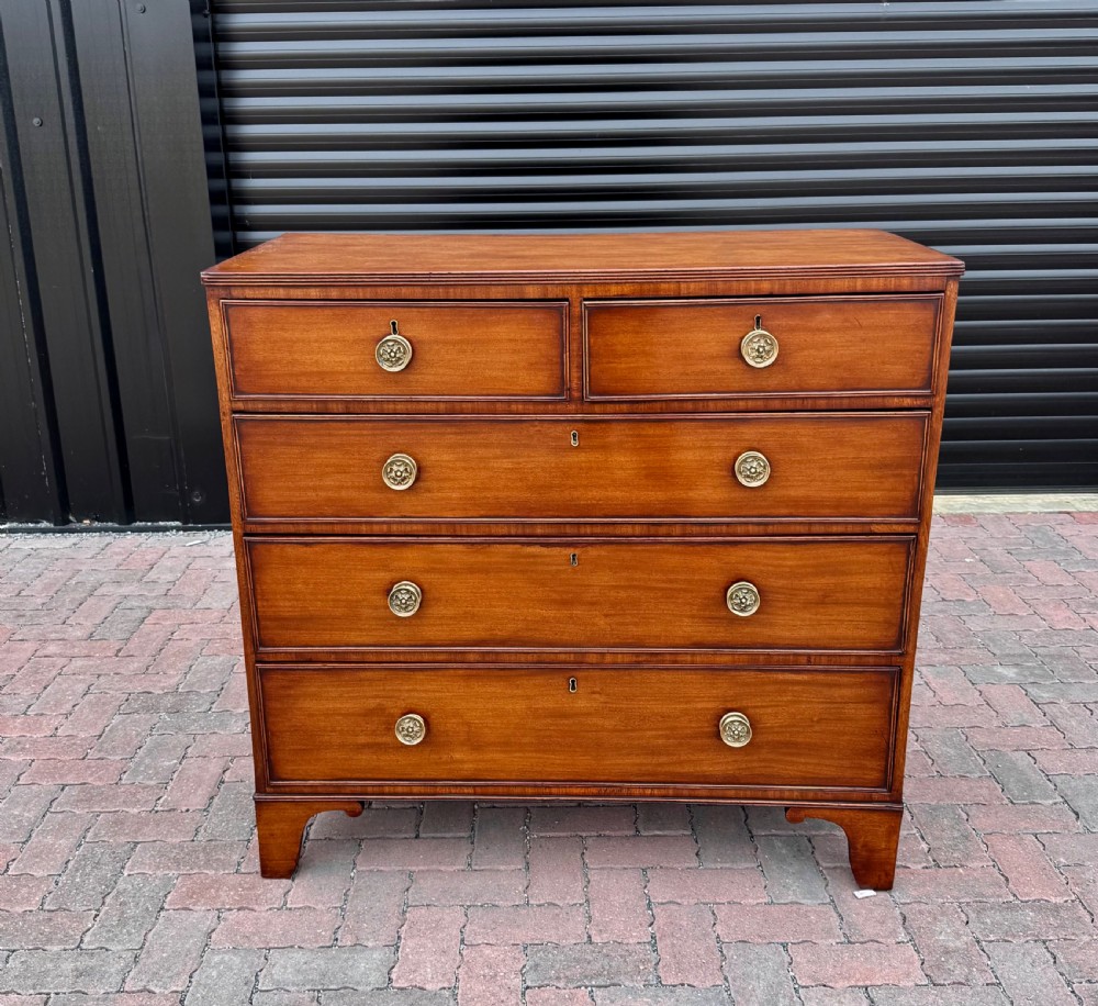 Regency mahogany chest of drawers 