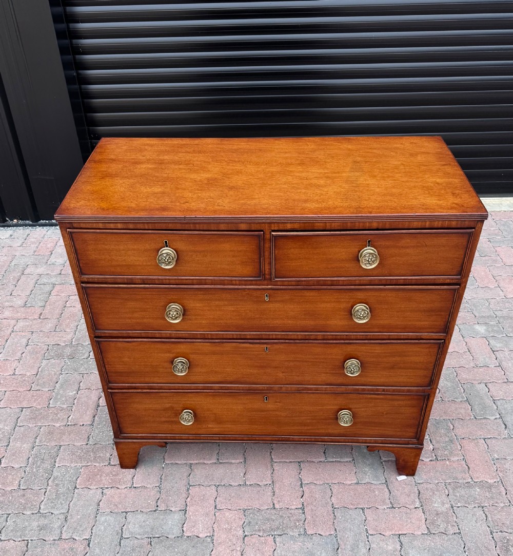 Regency mahogany chest of drawers  View II
