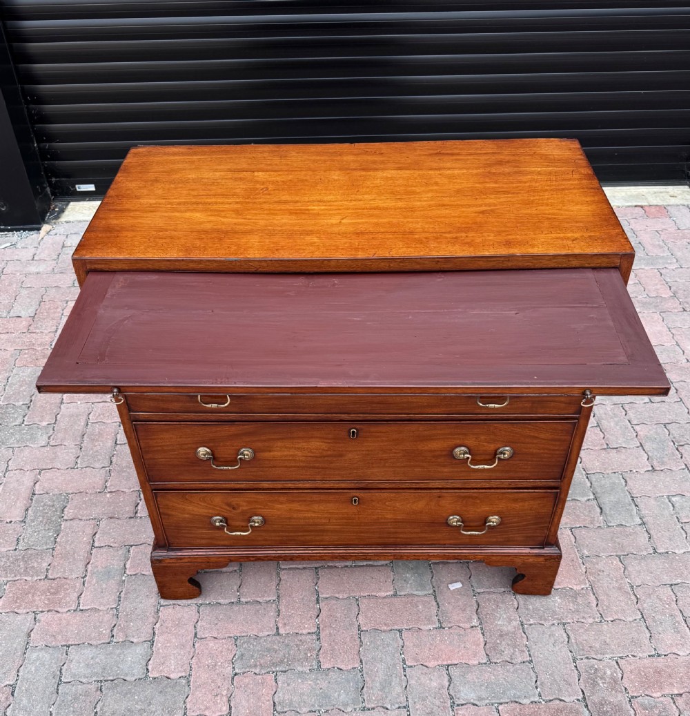 Georgian mahogany chest of drawers View VI