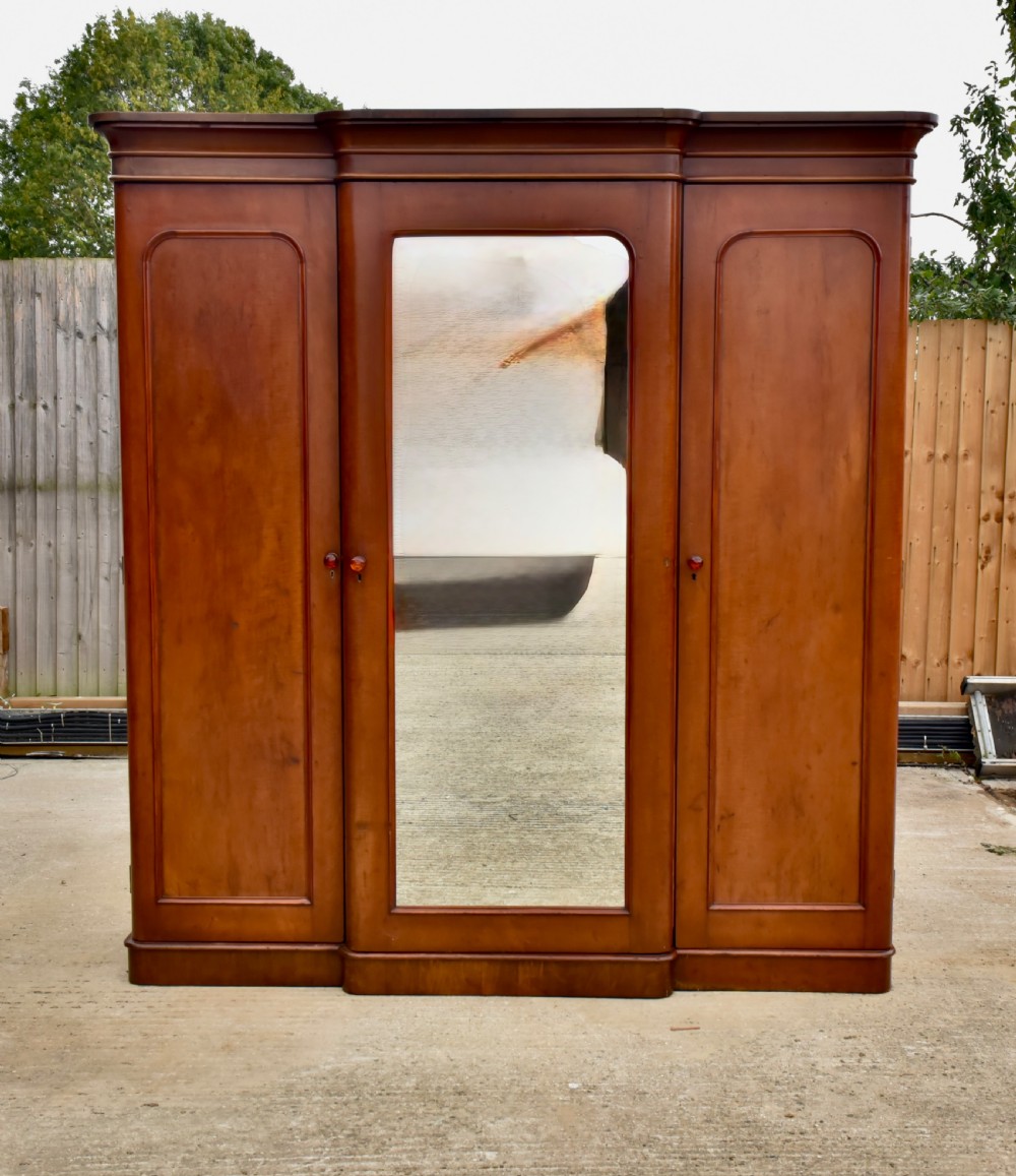 Victorian mahogany breakfront triple wardrobe compactum 