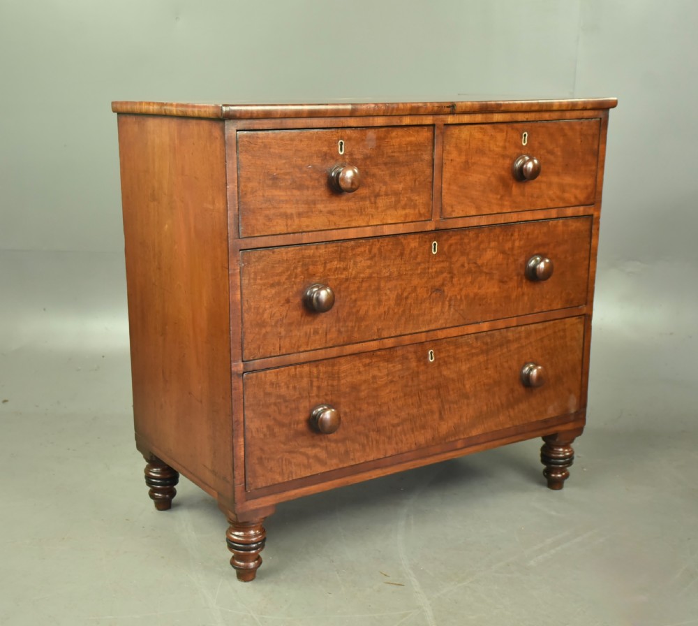 small Georgian mahogany chest of drawers  View III