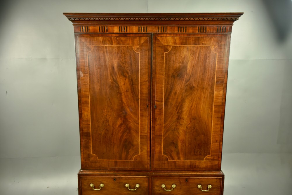 Georgian mahogany wardrobe  View V