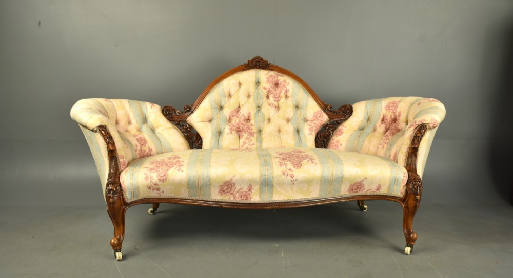 Victorian walnut sofa 