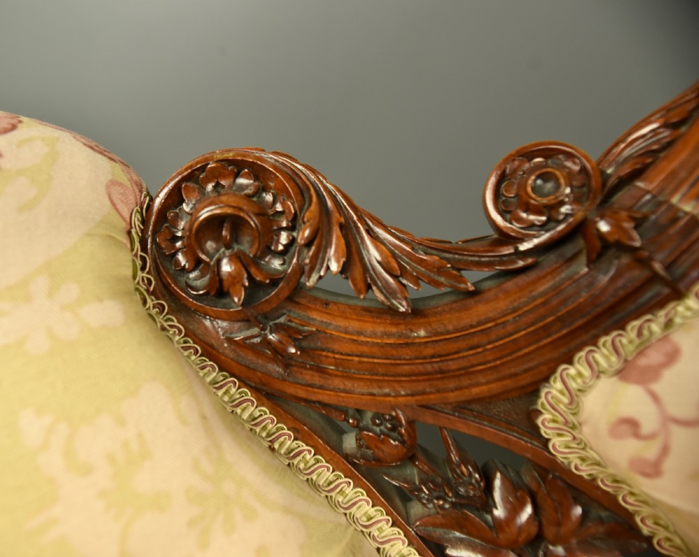 Victorian walnut sofa  View VII
