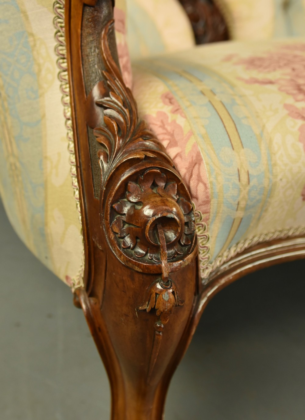 Victorian walnut sofa  View IX