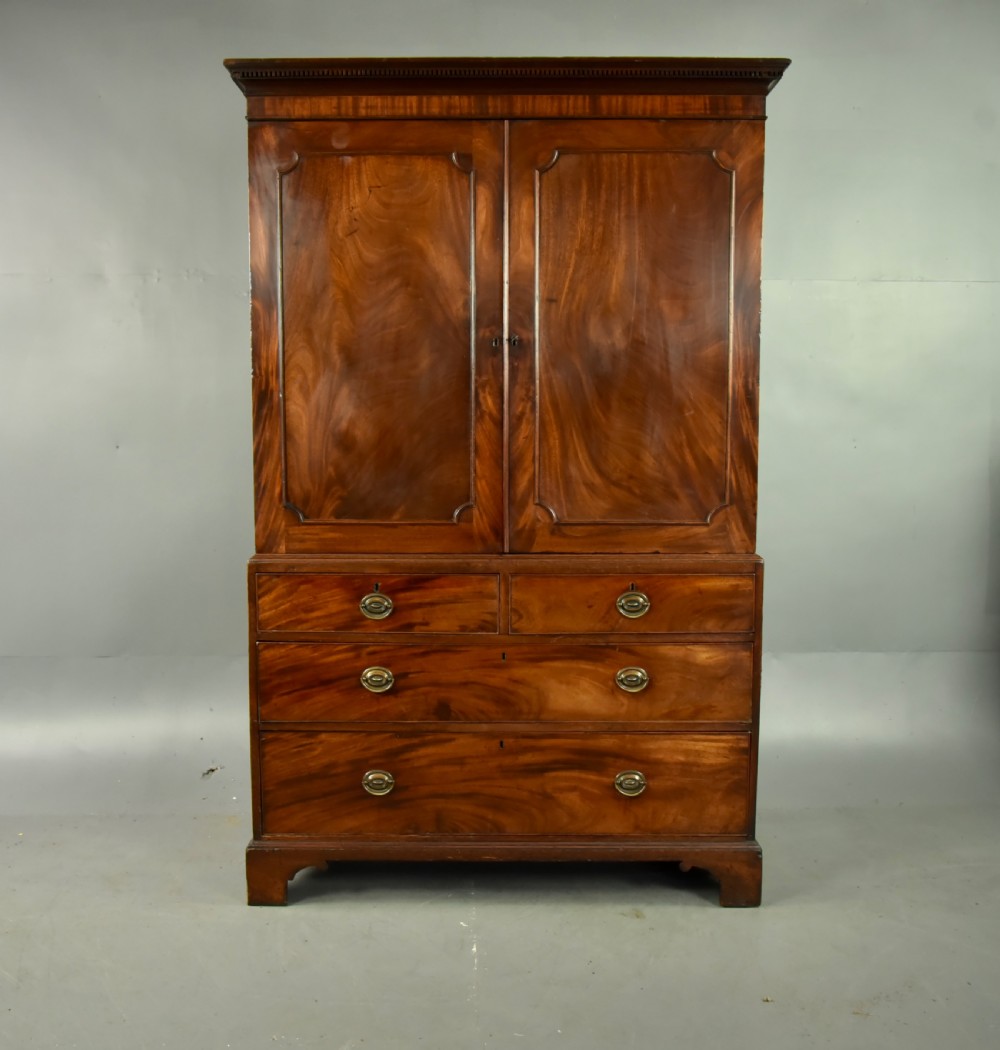 Georgian mahogany Gentlemen's wardrobe 