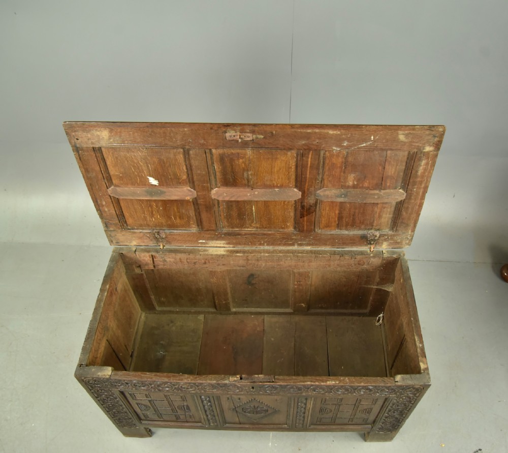 18th century carved oak coffer  View IV