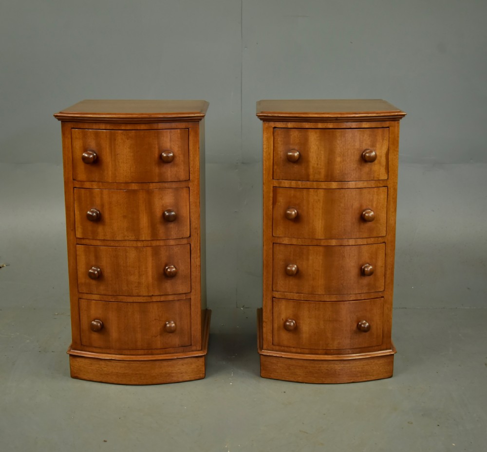 Pair of Victorian mahogany Bowfront bedside chests of drawers 