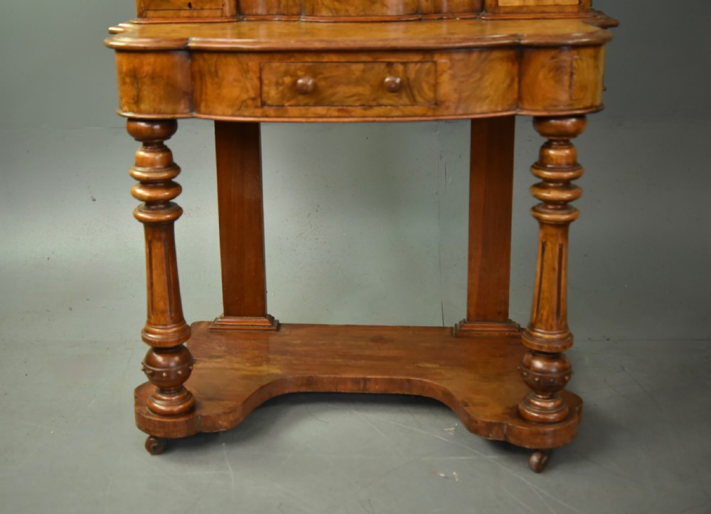 Victorian burr walnut dressing table  View III