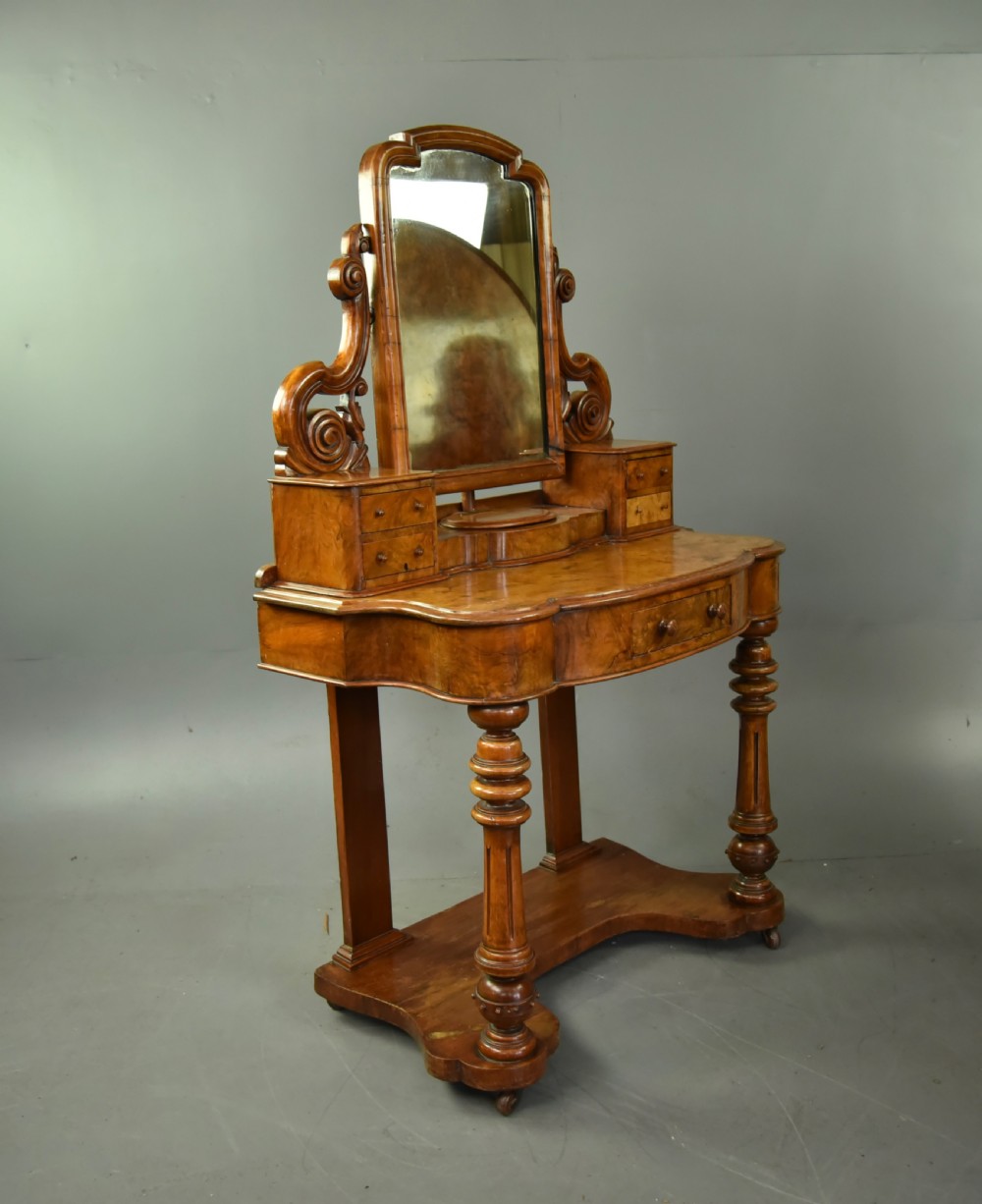Victorian burr walnut dressing table  View IV