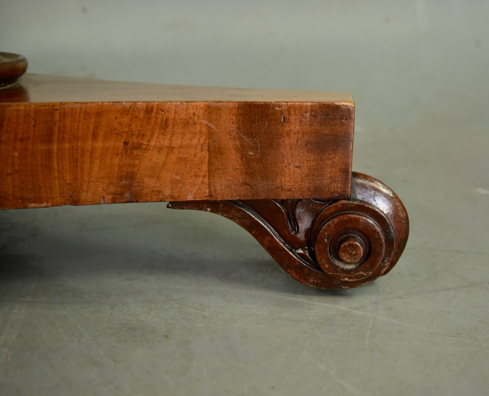 Victorian mahogany Breakfast table View V