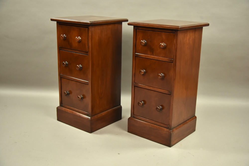 Pair of Victorian mahogany bedside chests View II