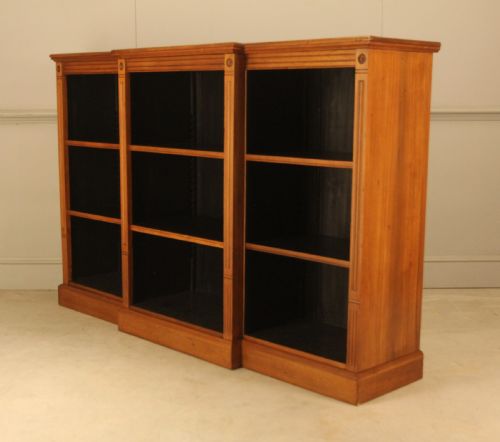 A FINE PAIR OF EDWARDIAN MAHOGANY BREAKFRONT OPEN BOOKCASES - ADDITIONAL PHOTO 7