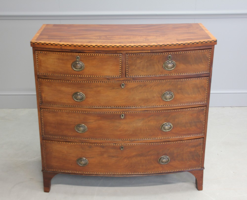 An early 19th century mahogany chest of drawers 