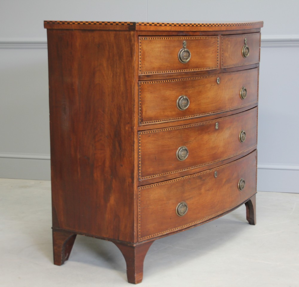 An early 19th century mahogany chest of drawers  View III