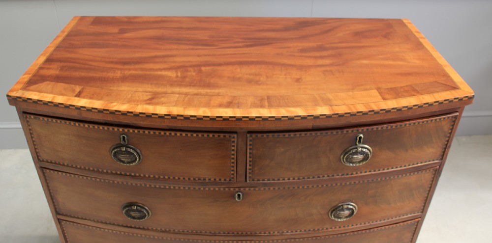 An early 19th century mahogany chest of drawers  View V